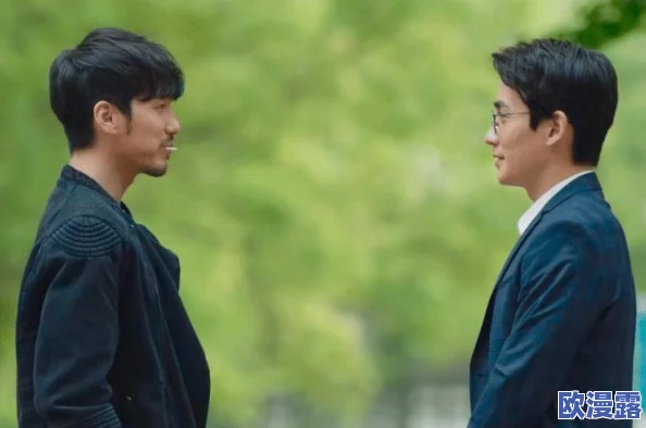 双男主一起嗟嗟嗟：探讨双男主作品中的角色发展与情感纠葛，揭示其对观众情感的影响与反响