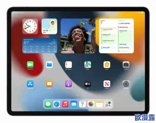白丝美女被羞羞视频引发热议，网友纷纷讨论其背后的社会现象与影响，相关平台已开始加强内容审核