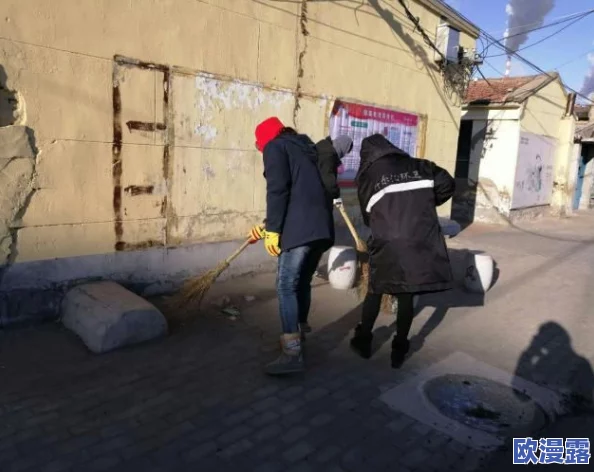 阿老妇乱的视频海角社区：近期该社区因视频内容引发热议，居民对安全和隐私问题表示担忧