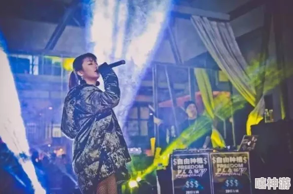 男女跪趴式动态图千乐网:畅享多样化的动态视觉体验,感受不一样的互动乐趣与创意表现 男女跪趴式动态图千乐网:畅享多样化的动态视觉体验,感受不一样的互动乐趣与创意表现