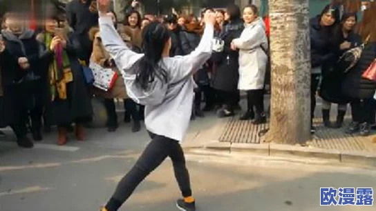 差差不多视频30分钟轮滑电视剧,讲述了一群年轻人在轮滑运动中追求梦想与友情的故事,展现了青春的热血与奋斗 差差不多视频30分钟轮滑电视剧,讲述了一群年轻人在轮滑运动中追求梦想与友情的故事,展现了青春的热血与奋斗