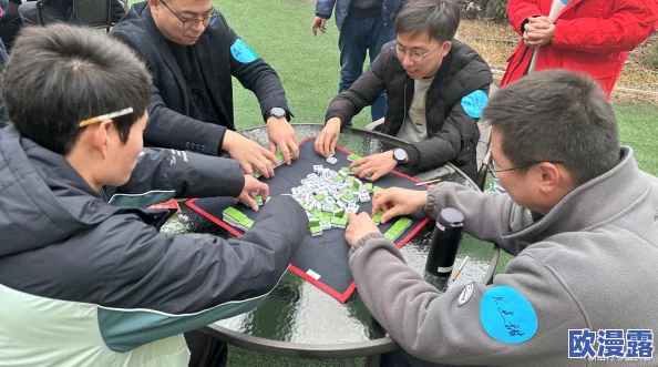 拔萝卜打扑克:一场趣味横生的游戏,竟引发全城热潮,参与者络绎不绝! 拔萝卜打扑克:一场趣味横生的游戏,竟引发全城热潮,参与者络绎不绝!