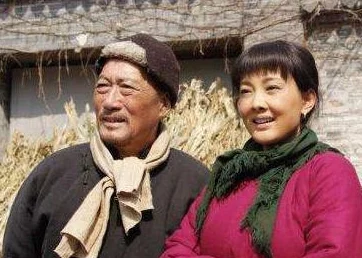 老农民老干棒的媳妇果儿是谁？竟然揭露了隐藏在村庄背后的惊人真相！