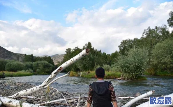 东北48岁这声音也没谁了，听她唱歌仿佛回到了青春的岁月，感受那份独特的情感与力量