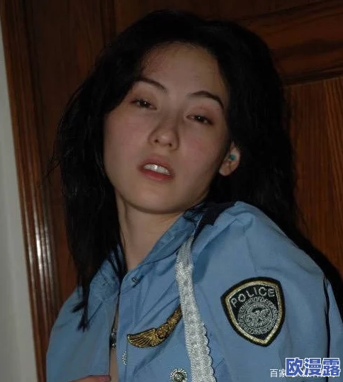 张柏芝手扒性器全照引发热议，网友纷纷评论其大胆行为与个人形象的关系分析