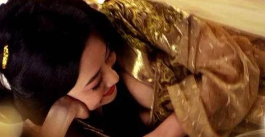 国产精品美女久久久久久，惊现神秘事件引发网友热议，背后真相令人瞠目结舌！