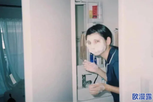 波多野结衣在办公室被偷拍，震惊全网的私密瞬间曝光，引发网友热议与讨论！