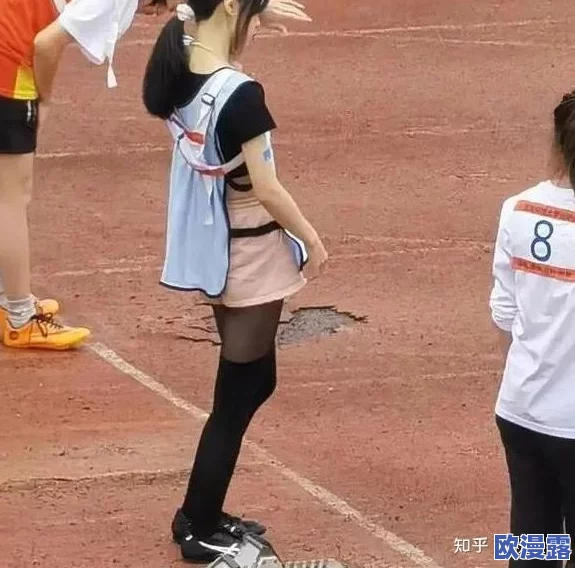 大學生白襪體育生JJ宿舍生活日常:運動訓練、友情互助與學業挑戰的精彩瞬間 大學生白襪體育生JJ宿舍生活日常:運動訓練、友情互助與學業挑戰的精彩瞬間