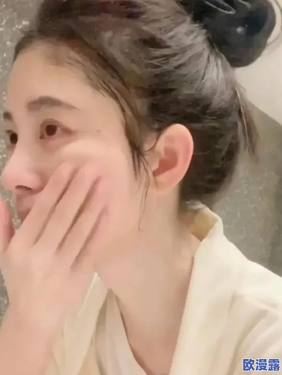 一边揉胸一边摸下边的视频引发热议,网友们纷纷讨论其背后的社会现象与文化影响 一边揉胸一边摸下边的视频引发热议,网友们纷纷讨论其背后的社会现象与文化影响
