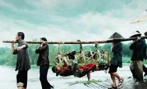 公与淫两个荡乱:近期社会风波引发对公共道德与个人行为界限的广泛讨论,专家呼吁重视教育与法律的结合 公与淫两个荡乱:近期社会风波引发对公共道德与个人行为界限的广泛讨论,专家呼吁重视教育与法律的结合