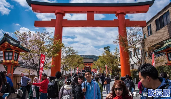 Inari攻略：全面解析Inari神社的历史背景、文化意义及游玩技巧，助你畅游日本传统信仰之地
