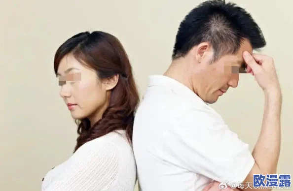 被两根粗大前后共享娇妻,夫妻关系引发热议,网友纷纷讨论道德底线与情感界限的模糊性 被两根粗大前后共享娇妻,夫妻关系引发热议,网友纷纷讨论道德底线与情感界限的模糊性