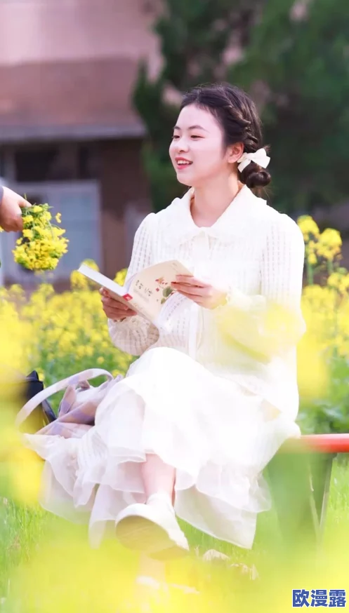 色五月五月婷婷：感受春日的温暖与绚丽，畅享花海中的浪漫与激情，尽情释放内心的热情与活力
