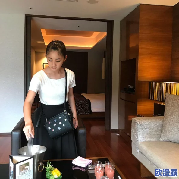男朋友喜欢亲我的小妹妹代表什么？这背后隐藏着怎样的情感和心理动机，值得我们深入探讨与思考