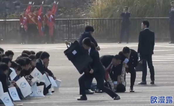 日本精品xxx:最新潮流趋势与独特设计,带你领略日本匠心精神的魅力与创新之美 日本精品xxx:最新潮流趋势与独特设计,带你领略日本匠心精神的魅力与创新之美