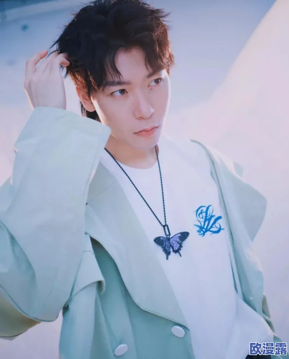 十八岁新疆女rapper:她如何在音乐中表达自我与家乡文化的独特魅力与挑战 十八岁新疆女rapper:她如何在音乐中表达自我与家乡文化的独特魅力与挑战