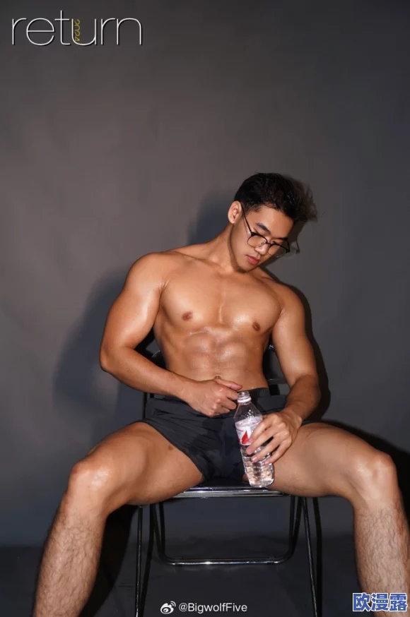 宏翔GAY精品猛男CAO2020:全新系列发布,展现男性魅力与时尚风潮的完美结合 宏翔GAY精品猛男CAO2020:全新系列发布,展现男性魅力与时尚风潮的完美结合