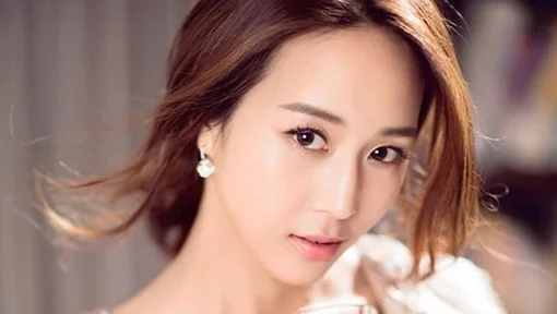 美女14p:惊现绝世美颜,网友热议其背后不为人知的故事与生活! 美女14p:惊现绝世美颜,网友热议其背后不为人知的故事与生活!