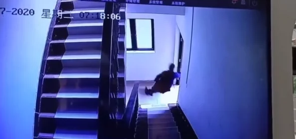 私房大神隔墙有眼，惊现神秘监控设备，背后真相令人震惊！