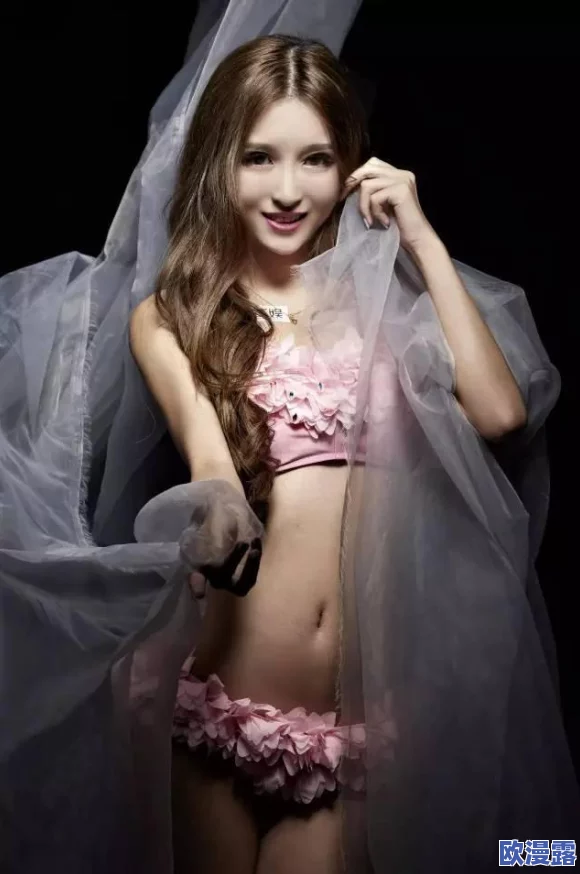 美女露胸露尿道100%无遮挡,震撼全网引发热议,网友纷纷围观评论! 美女露胸露尿道100%无遮挡,震撼全网引发热议,网友纷纷围观评论!