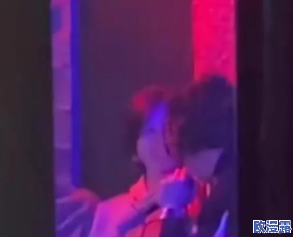 男生舔女生下面的视频引发热议，网友们对其内容和影响展开激烈讨论，呼吁加强网络监管与道德教育