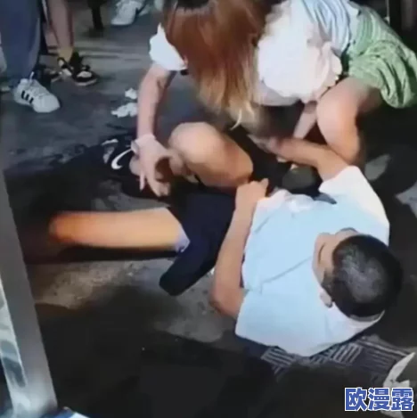 美女扒开屁股让男人捅,事件引发热议,网友纷纷讨论其背后的社会问题与道德观念 美女扒开屁股让男人捅,事件引发热议,网友纷纷讨论其背后的社会问题与道德观念