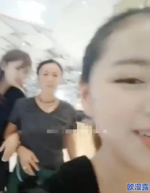 自拍偷拍三级"引发网友热议,部分人认为其内容过于露骨,不适合未成年人观看,而另一些人则表示这是个人选择 自拍偷拍三级"引发网友热议,部分人认为其内容过于露骨,不适合未成年人观看,而另一些人则表示这是个人选择
