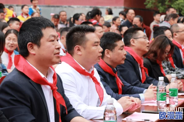 班里男生当全班 我扒衣服小说:校园生活中的青春悸动与成长故事,揭示友情与爱情的复杂交织 班里男生当全班 我扒衣服小说:校园生活中的青春悸动与成长故事,揭示友情与爱情的复杂交织