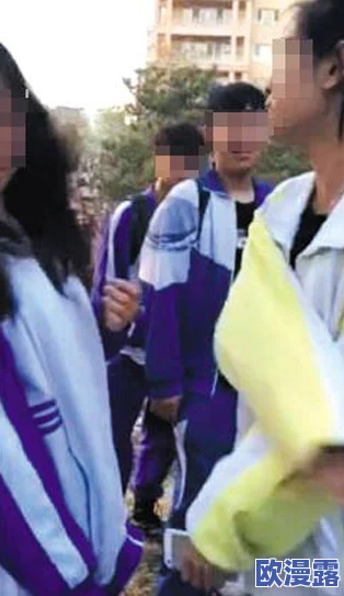 男人摸女人的胸视频引发热议，网友们对这一行为表示强烈不满，呼吁加强对性骚扰的法律保护