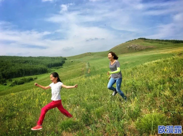 小婕子好紧，许多网友表示这种现象反映了年轻人对生活压力的感受，同时也引发了对心理健康的关注