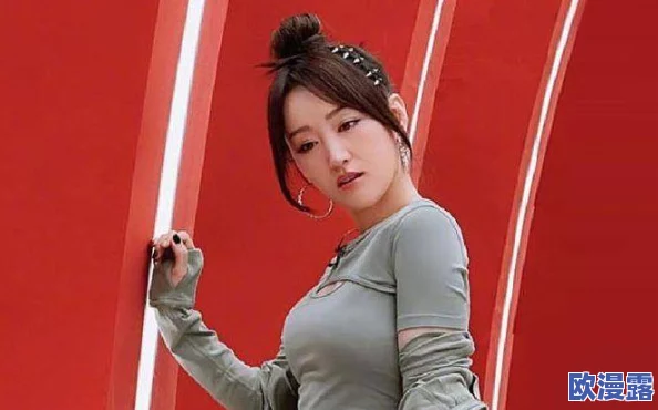 杨钰莹的三级2000港版最新动态:经典影片重映引发影迷热议,期待更多珍贵作品回归大银幕 杨钰莹的三级2000港版最新动态:经典影片重映引发影迷热议,期待更多珍贵作品回归大银幕