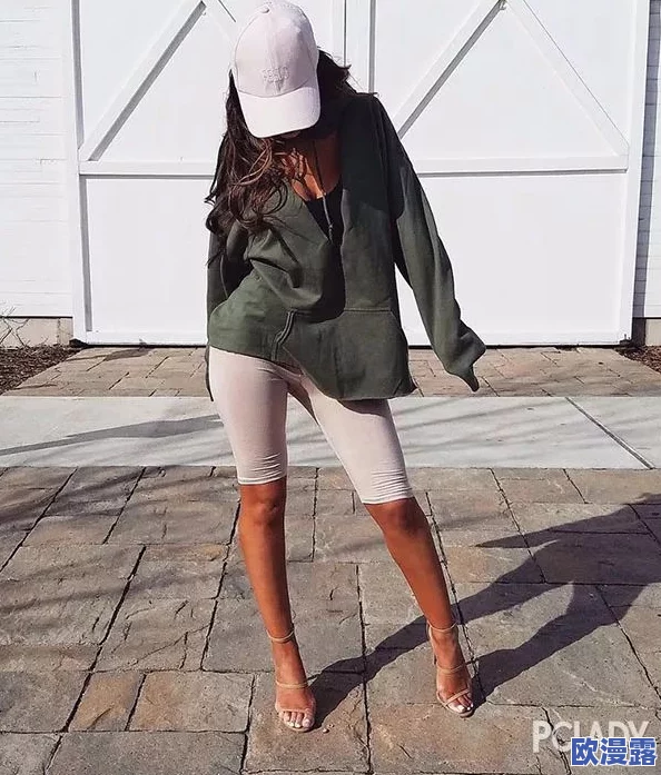 短篇丝袜乱系列集合嘉嘉:网友们对这一系列作品的评价褒贬不一,认为其风格独特但内容争议较大 短篇丝袜乱系列集合嘉嘉:网友们对这一系列作品的评价褒贬不一,认为其风格独特但内容争议较大