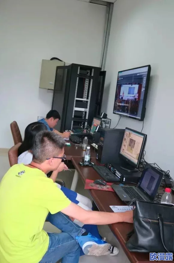 大陆国产露脸视频在线：最新动态显示多部新片上线，观众反响热烈，行业发展持续向好