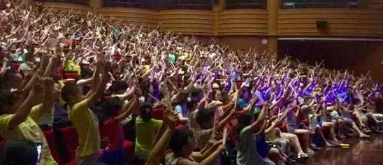 探索黑人群姣与中国妞的精彩互动：在线观看带你领略多元文化魅力