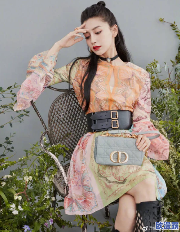 千仞雪穿比基尼,惊艳全场引发热议,网友纷纷点赞称其为“夏日女神”! 千仞雪穿比基尼,惊艳全场引发热议,网友纷纷点赞称其为“夏日女神”!