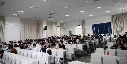 探索亚洲美的多样性：从传统文化到现代艺术，揭示每个角落的独特魅力与风采