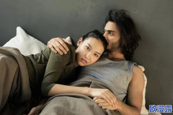 探索男女同房的亲密瞬间:真实视频试看带你领略情感与欲望交织的美妙体验 探索男女同房的亲密瞬间:真实视频试看带你领略情感与欲望交织的美妙体验