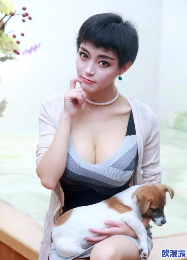 潘春春大胆挑战艺术界限，展现大尺度裸乳作品引发热议
