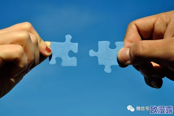 探索人际关系的复杂性:两位男性与一位女性之间的情感纠葛与互动视频解析 探索人际关系的复杂性:两位男性与一位女性之间的情感纠葛与互动视频解析