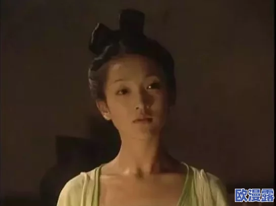 黄色床上戏,剧情设定大胆,演员表现出色,但情节发展略显牵强 黄色床上戏,剧情设定大胆,演员表现出色,但情节发展略显牵强