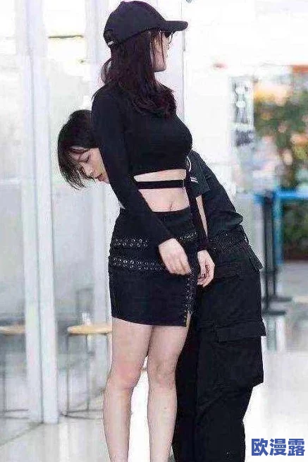 欧美偷窥清纯综合图区近日曝光多位明星私下生活照引发热议网友纷纷猜测这些照片背后的故事和真相 欧美偷窥清纯综合图区近日曝光多位明星私下生活照引发热议网友纷纷猜测这些照片背后的故事和真相