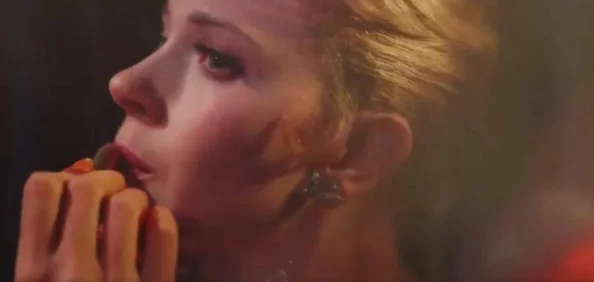 色黄小视频引发热议网友纷纷讨论内容尺度与社会影响专家呼吁加强监管以保护青少年心理健康